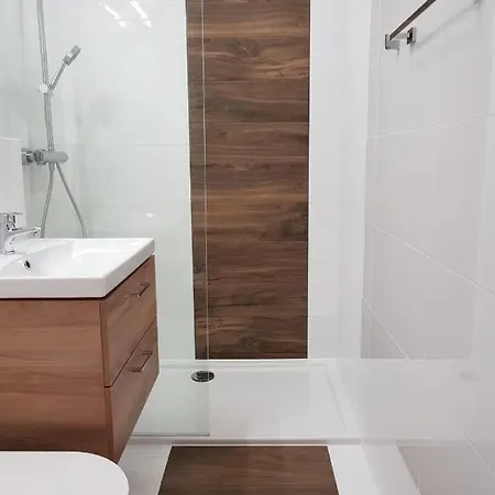 Karlikowska 13b 5 - 3 Min Do Plazy アパート